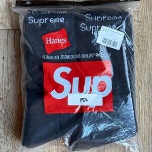 New in package supreme Socks 6-12 4 pack